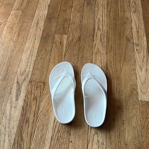 White crocs flip flops great condition Size 7